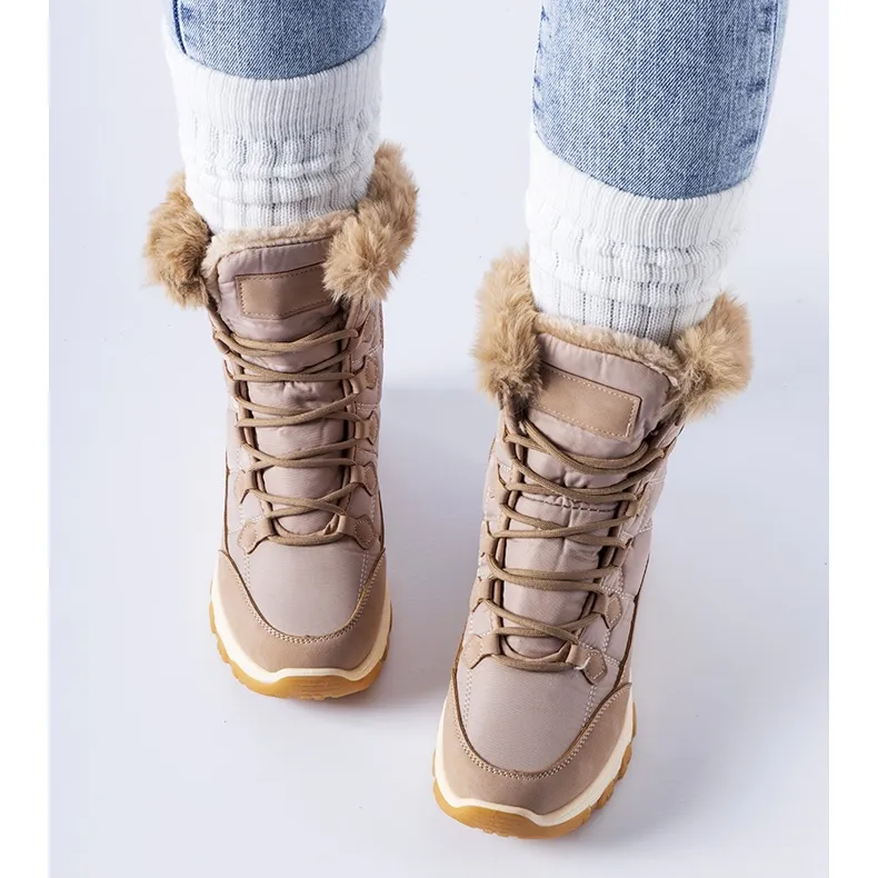 Beige insulated lace-up snow boots by Albaneto